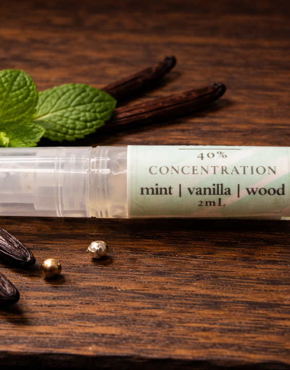 Roma Divine 2mL Extrait de Parfum Sample (40% Oil) – Unisex Mint, Vanilla & Wood